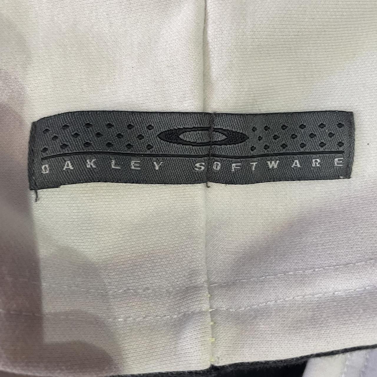 White oakley zip up