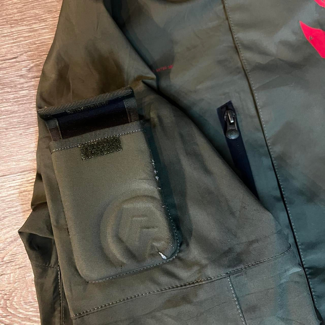 Burton jacket (L)