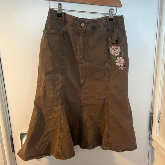Brown midi skirt with floral embroidery and button details