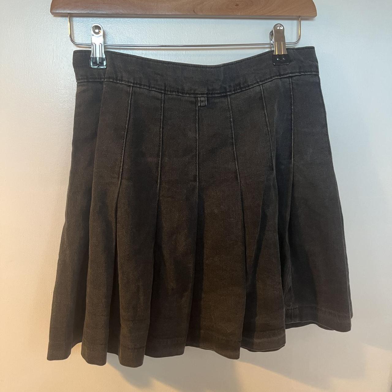 H&M brown pleated skirt with belt