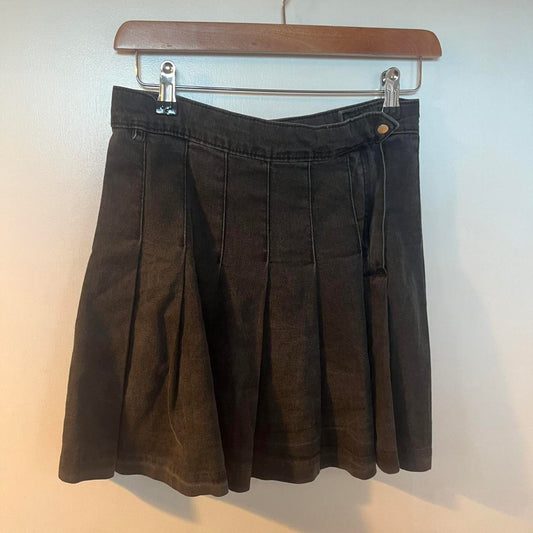 H&M brown pleated skirt with belt